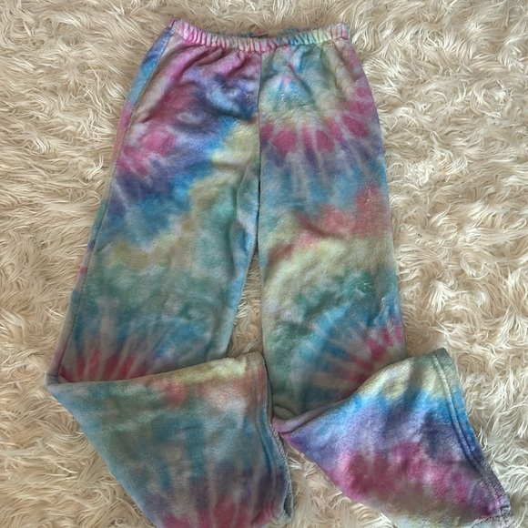 *5/$15* Preloved, Top Trenz, Girls, cozy pajama pants, rainbow tie-dye pattern - Picture 2 of 4